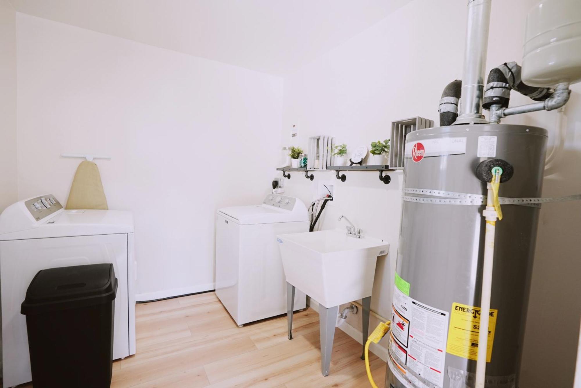 Centrally Located! Remodeled! Huge Backyard! The White House Albuquerque Ngoại thất bức ảnh
