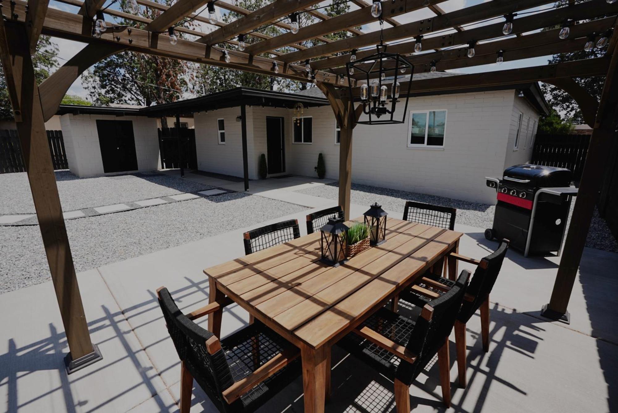 Centrally Located! Remodeled! Huge Backyard! The White House Albuquerque Ngoại thất bức ảnh